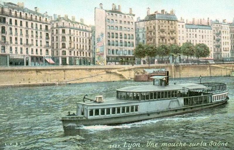 bateauMouche.jpg